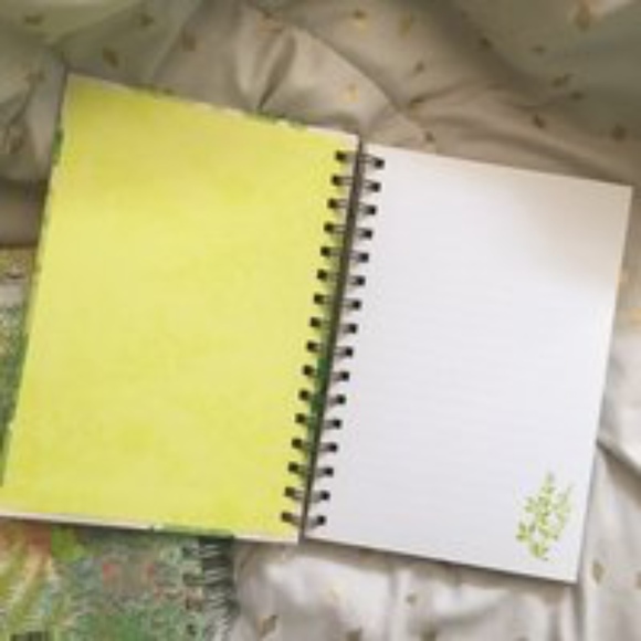 COPY - Lot Of 2 Green Butterfly Leaf Notebooks - Picture 4 of 7